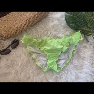 Victoria’s Secret Swim ruched ruffled bottoms sz M
